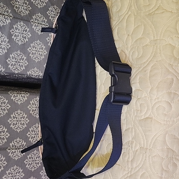 Nike Waist Pack Navy and Pink Adjustable - Picture 7 of 8
